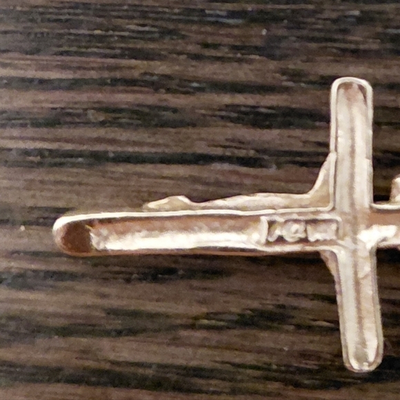 Cross With Christ Pendant 14kt - Picture 3 of 3